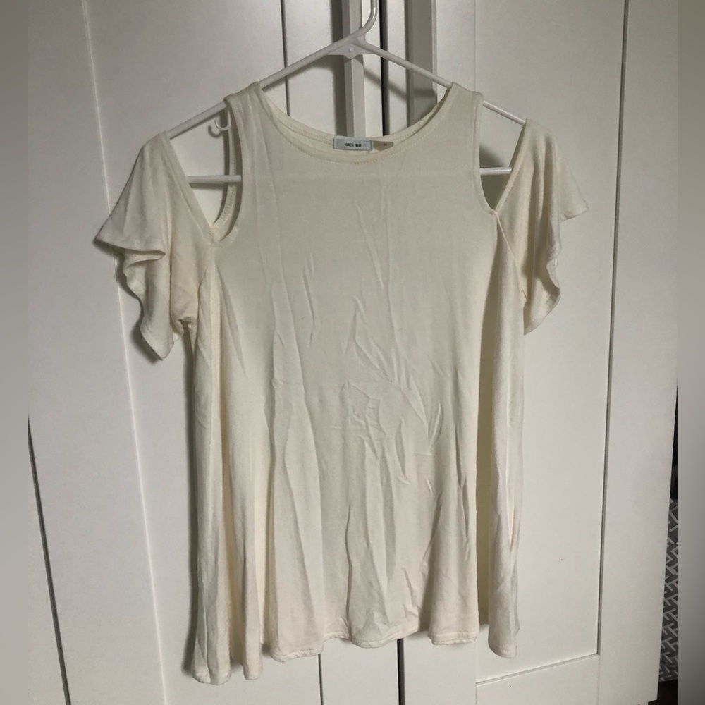 Kimchi Blue cold shoulder shirt